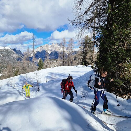 Quali sono le regole da seguire quando si fa sci alpinismo?